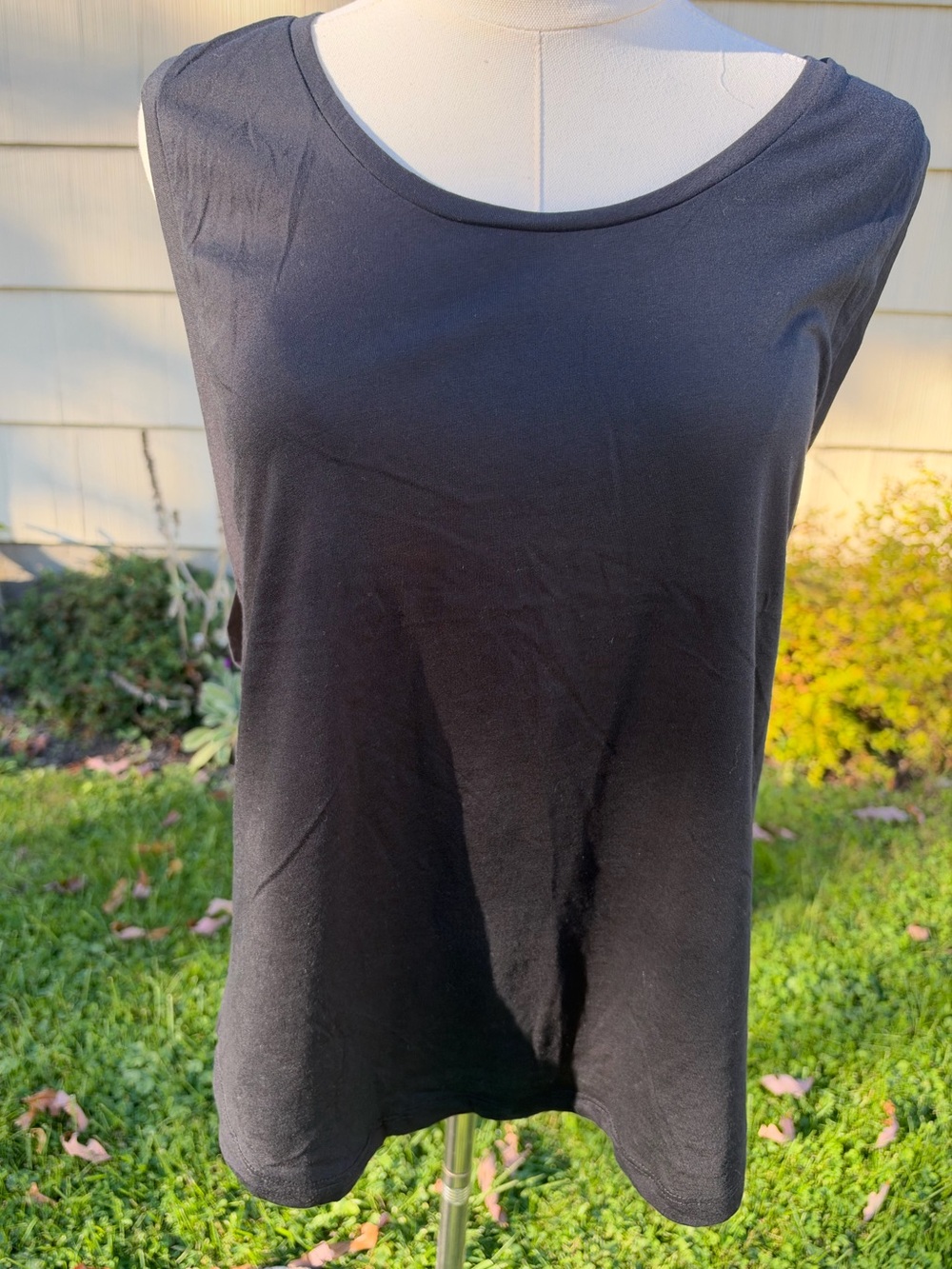 Fabletics Black Scoop Neck Tank